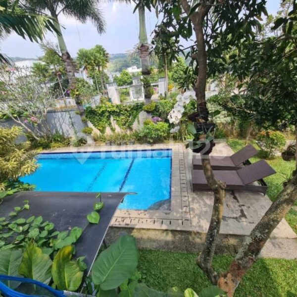 FOR RENT: Spacious & Serene 2-Story House with Private Pool in Beverly